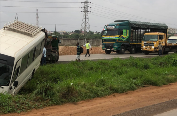 (Special for CAFS) 2 killed, 19 injured in multiple-car crash in Ghana
