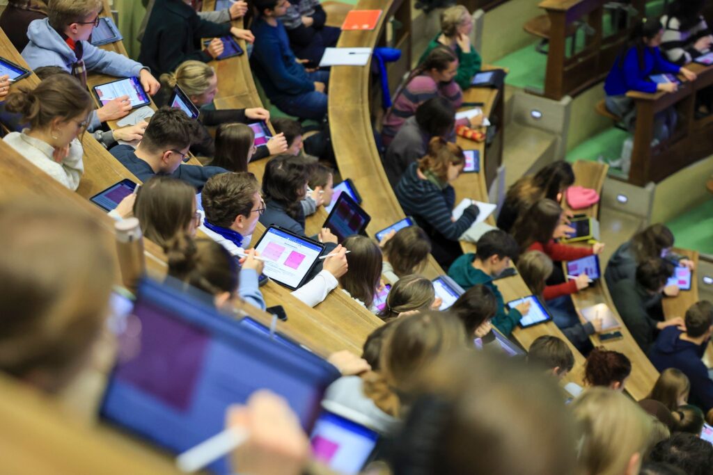 Nearly 2 Million Highly Educated Germans Face Risk of Poverty