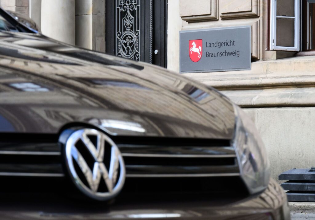 Major German Trial Opens Against Five in VW Diesel Affair