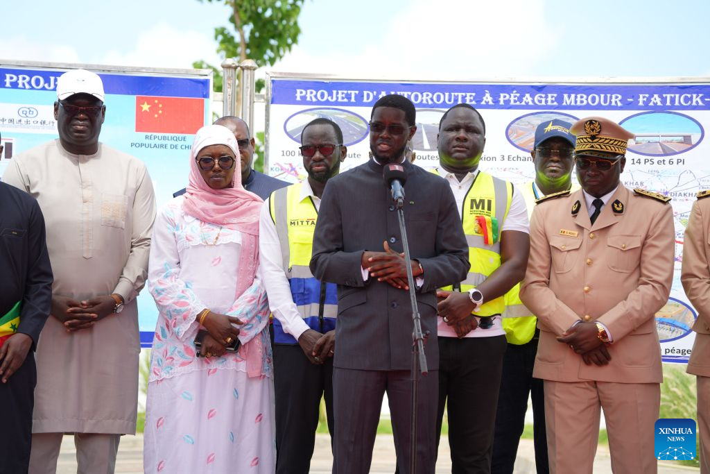 Chinese-built highway opens ahead of schedule in Senegal
