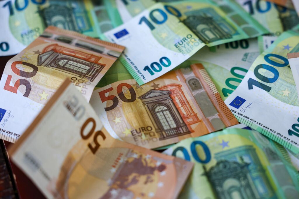German Economy Beats Forecast With 0.3% Second-Quarter Growth